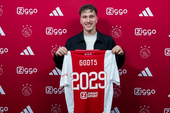 意媒:那不勒斯有意阿贾克斯边锋米卡-霍茨,已开启转会谈判