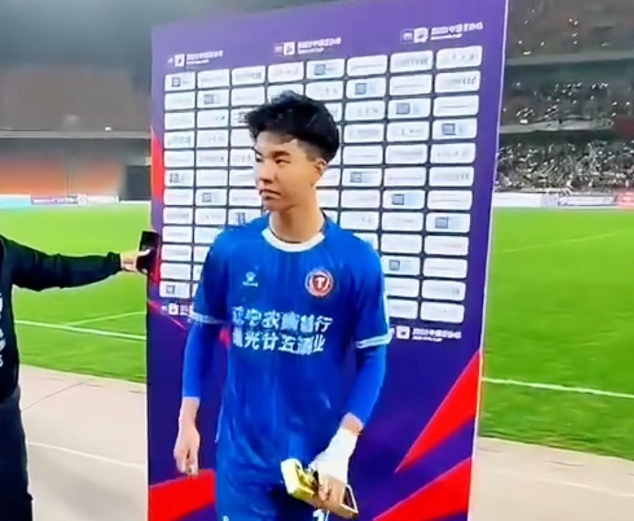 德转：辽宁铁人张家鸣租借加盟塞尔维亚球队沃日多瓦茨